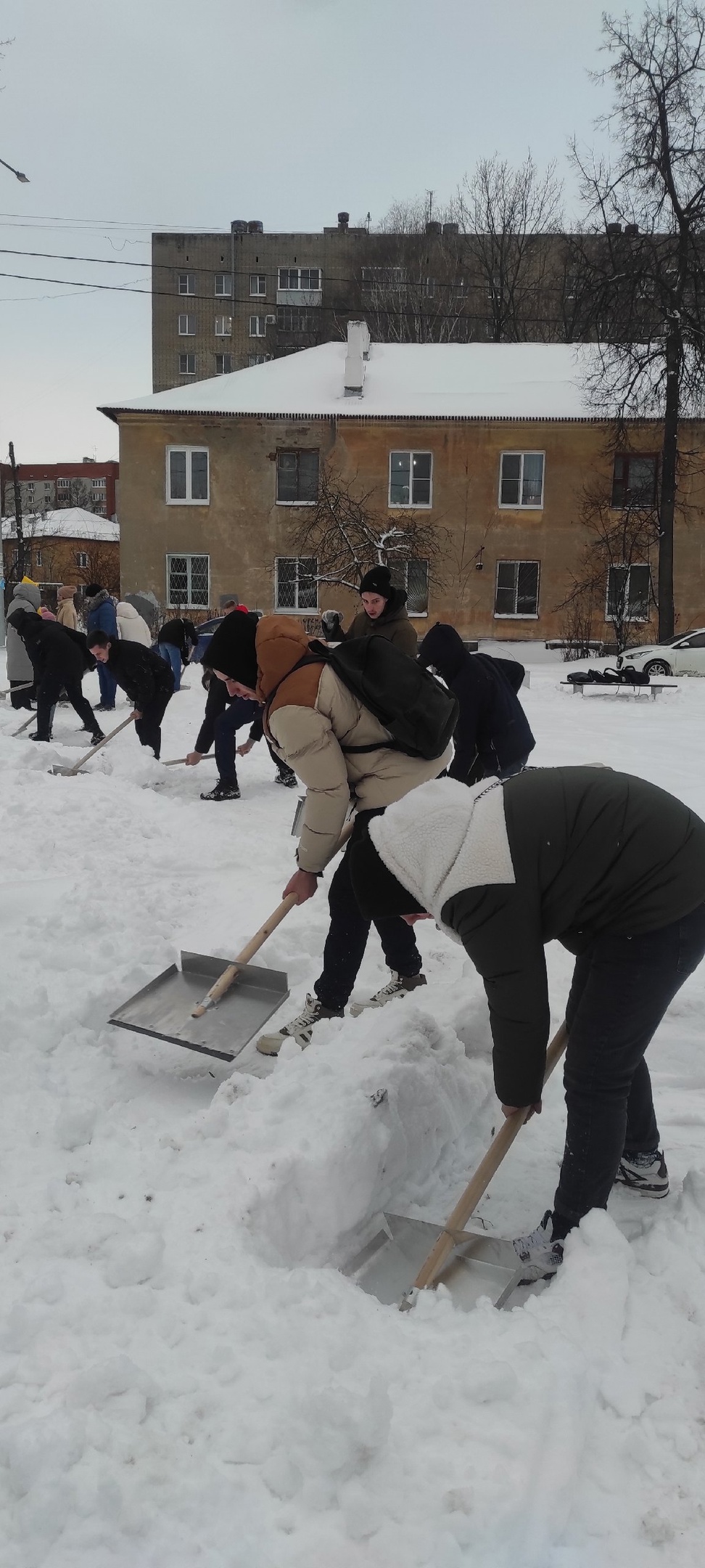 Волонтёры техникума провели акцию  «Снежный десант»